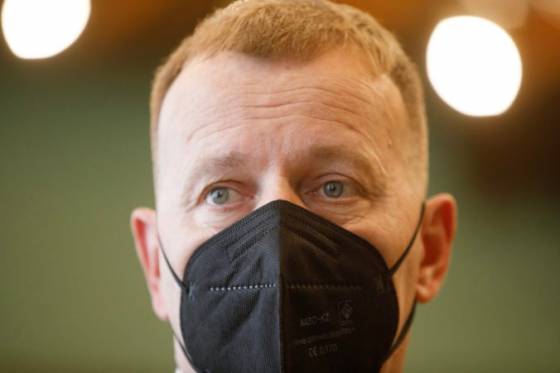 Internetom sa šíri tajná správa SIS, ktorú poslancom parlamentu čítal Boris Kollár