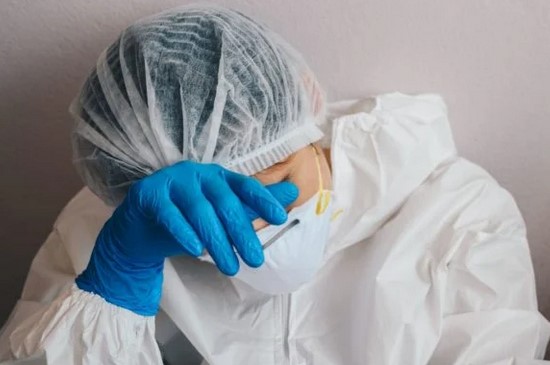 Rekordný počet sestier odišiel tento rok do dôchodku. Personálna kríza už zasiahla do bežnej starostlivosti