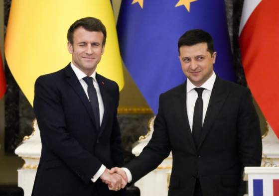 francuzsko nie je vo vojne s ruskom pomahaju len odolavat votrelcovi na ukrajine tvrdi macron