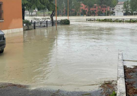 Taliansko aj Balkán zasiahli silné povodne, vyžiadali si už päť ľudských životov (video+foto)
