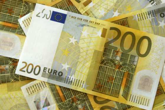 financna sprava vratila na danovych bonusoch a preplatkoch vyse 463 milionov eur