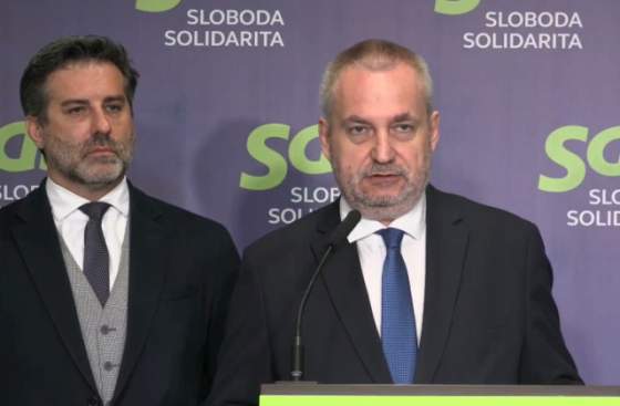 liberali sa obratili na generalnu prokuraturu rada stvr podla nich postupuje v rozpore so zakonom video
