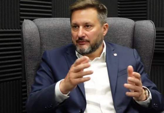 nebudem sa ospravedlnovat za to ze mame vacsinu v zastupitelstve uviedol vallo