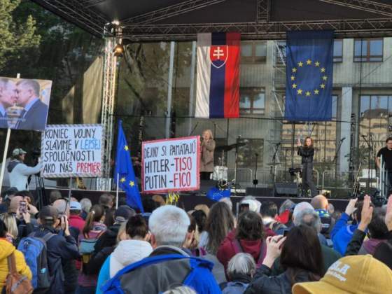 sucasna vlada nereprezentuje slovensko iniciativa mier ukrajine nateraz konci s organizovanim zhromazdeni