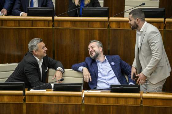 cesta do pekla politici podla mladeze siria negativnu atmosferu a posilnuju napatie v spolocnosti