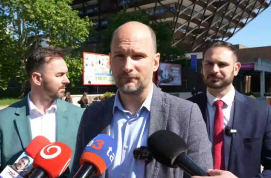 opozicia kritizuje volbu generalneho riaditela stvr podla grendela ide o obycajnu frasku video