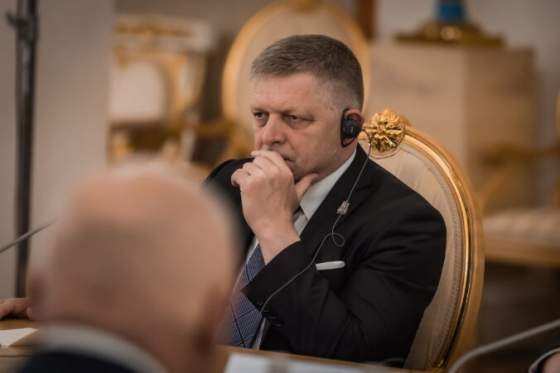 fico rozoslal list v ktorom vyzyva na koniec nedelnych diskusii smer sa ich prestane zucastnovat video