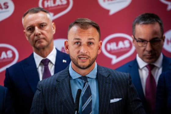 hlas by vo volbach vyrazne oslabil do prvej trojky sa v prieskume dostala republika