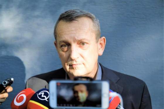 pachinger z kauzy nebankoviek neuspel so ziadostou na obnovu konania proti rozhodnutiu sudu podal staznost