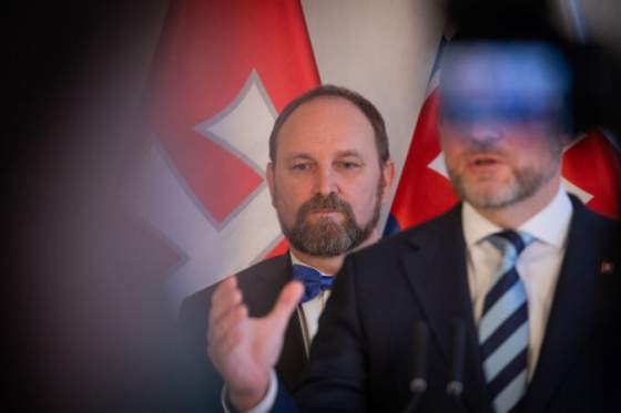 samospravne kraje povedie nadalej viskupic na 800 eurove odmeny ziadaju od statu kompenzacie