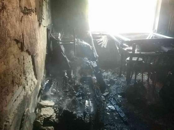 drama na kysuciach muz mal podpalit dom aj zenu tej sa podarilo z horiacej budovy uniknut foto