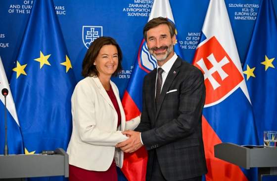 blanar prijal slovinsku ministerku zahranicia zhodli sa na potrebe integracie statov zapadneho balkanu do unie