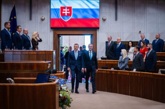 pellegrini podla hlasu ukazal svoju nadstranickost nieco z prejavu kritizovala opozicia aj koalicia video foto