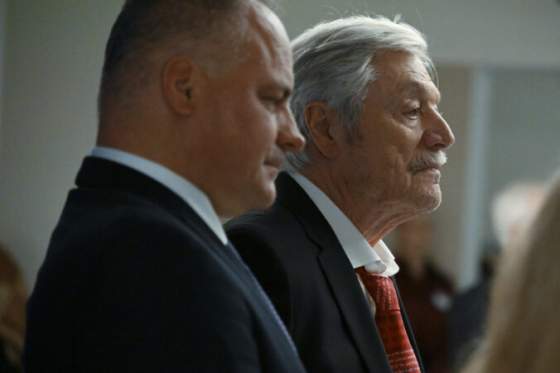 juraj kukura konci vo vedeni divadla arena jeho telefonicke odvolanie je podla drobu klebetou video