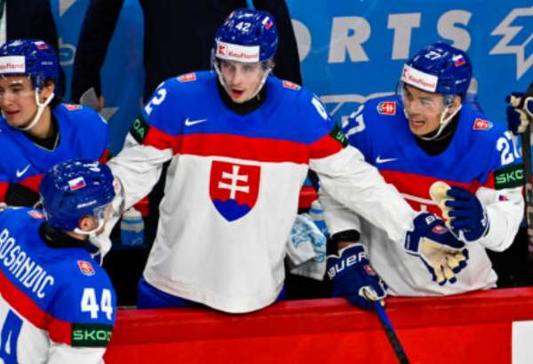 slovenski fanusikovia reagovali na hokejovy neuspech kritikou nesetrili ziadaju satanovu hlavu