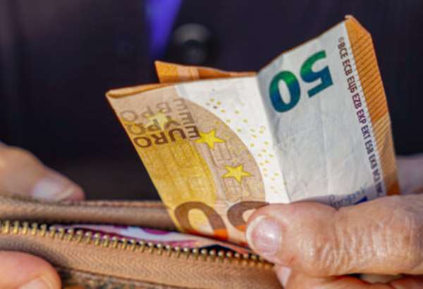 trinasty dochodok sa bude vyplacat aj v predstihu v juni tesit sa moze takmer 5 tisic penzistov