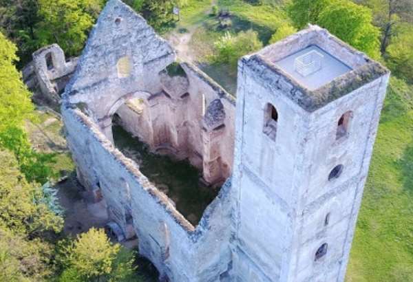 cestu k zrucanine katarinka pri dechticiach docasne uzavru dostane novy asfaltovy povrch