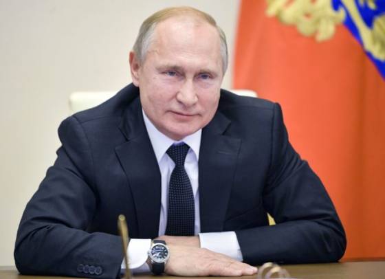 Vladimir Putin sa zrejme bude uchádzať o post prezidenta Ruska, ak mu prejdú ústavné zmeny