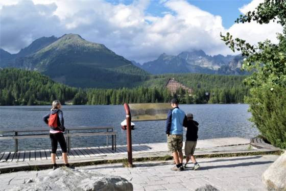 cestovny ruch chce propagovat dovolenku na slovensku ale ziada rychlu pomoc od statu