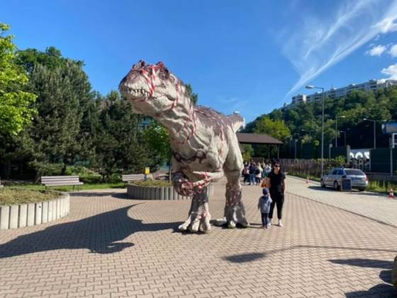 dinopark sa nedohodol s vedenim bratislavskej zoo atrakciu museli zatvorit