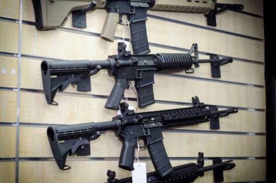 Kongres USA schválil návrh zákona o kontrole držby zbraní. Aká je však šanca, že to prejde?