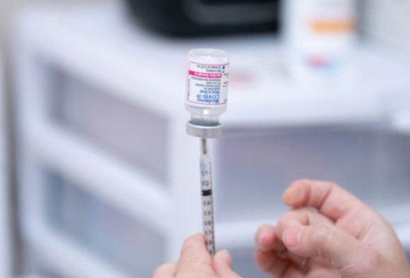 rakusko rusi povinnu vakcinaciu proti koronavirusu opatrenie polarizuje spolocnost