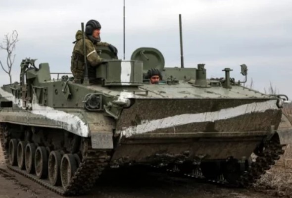 Vojna na Ukrajine: Ruskí vojaci zaútočili z bieloruského územia, Zelenskyj podpísal dekrét o odvolaní veľvyslancov