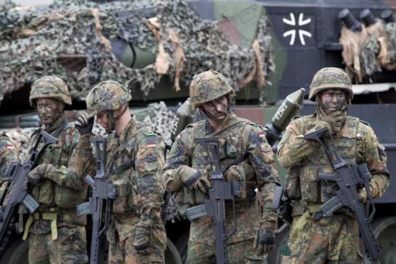 Nemecko je ochotné poslať do Litvy natrvalo štyritisíc vojakov, aby posilnili východné krídlo NATO