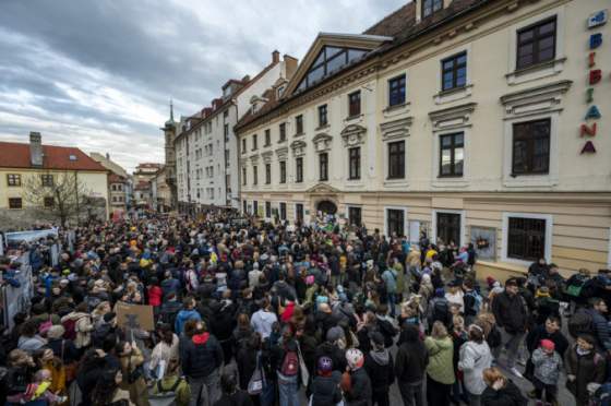 podte slusne no dorazne vyjadrit svoj nesuhlas obcianske organizacie pozyvaju na pochod za slobodu a demokraciu