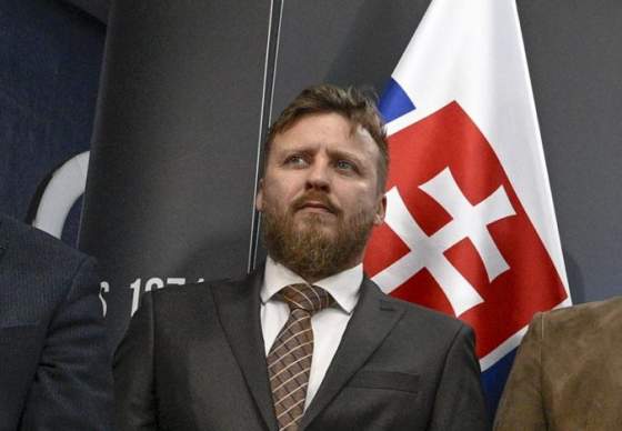splnomocnenec kotlar si neplni svoju ulohu a strasi ludi tvrdi prezident pellegrini