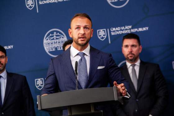 pri nominacii guvernera nbs plati koalicna zmluva zdoraznuje strana hlas ktora podporuje kazimira