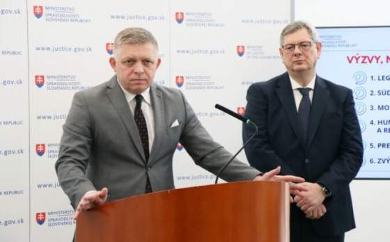 fico sa opat pustil do zdechovskeho svoje kydy a obvinenia bez dokazov si ma nechat pre seba video