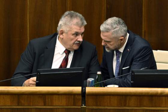 mimoriadna schodza k transakcnej dani bola presunuta z vecnych dovodov tvrdi smer sd