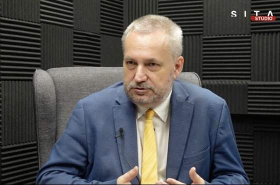 zmena ustavy je sucastou ficovej ucelovej hry podla dostala chce skomplikovat situaciu pre kdh