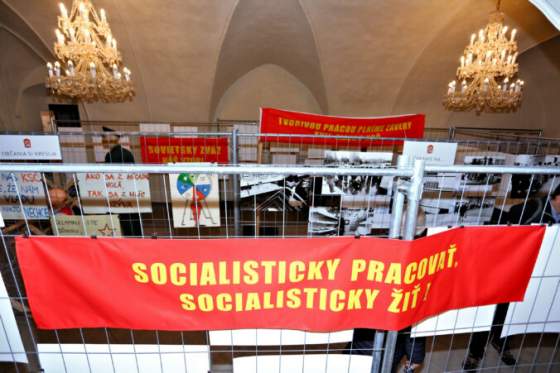 spomienky vs realita preco si slovaci idealizuju socializmus