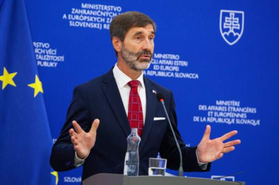 blanar vyzyva na deeskalaciu napatia na blizkom vychode ministerstvo riesi bezpecnost slovakov v regione