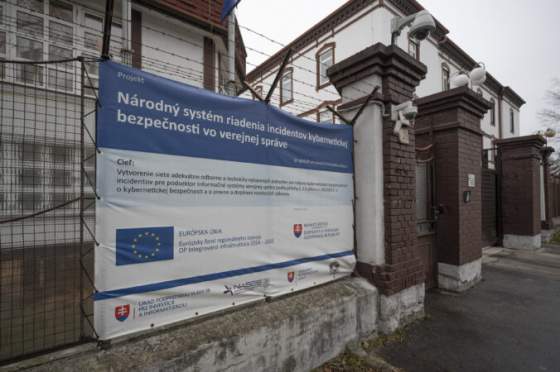 sis prijima bezpecnostne opatrenia v suvislosti so situaciou na blizkom vychode verejnost vyzyva k opatrnosti