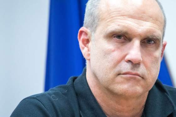 inspekcia odmietla trestne oznamenie pre smrt lucanskeho podla jeho syna nebol odstraneny rozpor v znaleckych posudkoch