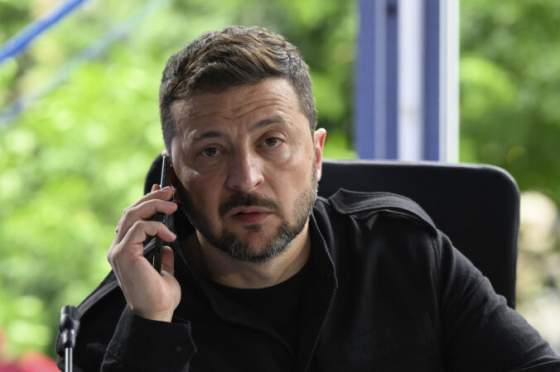 kyjev povoli dvojite obcianstvo ukrajincom zijucim v eu ale nie tym v rusku
