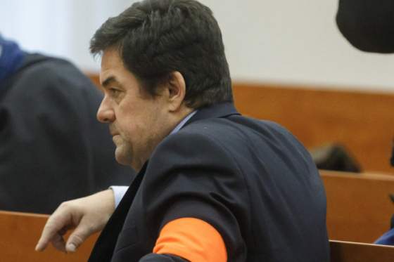 kocner sa postavi pred sud v kauzach donovaly a bac vytycene su styri terminy pojednavania