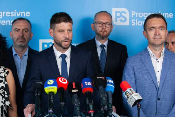 progresivne slovensko obvinuje vladu z podrazu na obce zrusena tlacovka ma podla nich zakryt skrt 200 milionov eur