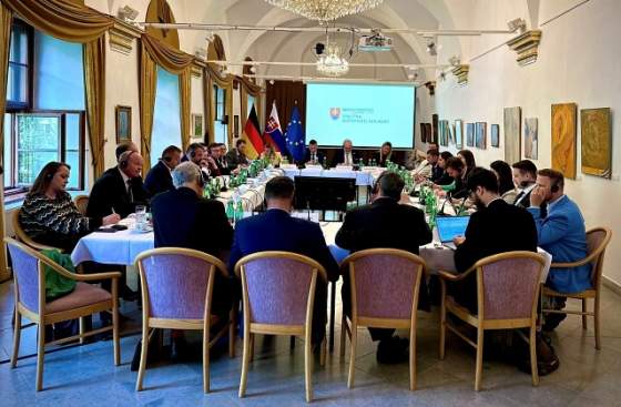 slovensko stale nema zakon o lobingu mimovladky upozornuju ze bez pravidiel vznika priestor pre korupciu