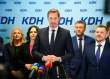rada kdh podporila ustavne zmeny uzneseniu vsak predchadzala silna debata a vymena nazorov