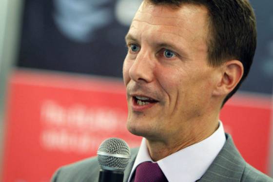 Dánsky princ skončil počas dovolenky náhle v nemocnici, podstúpil akútnu operáciu mozgu