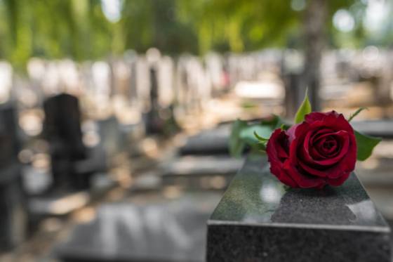 Príspevok na pohreb sa počas trinástich rokov nezmenil, za dvadsať rokov sa zvýšil o desať eur