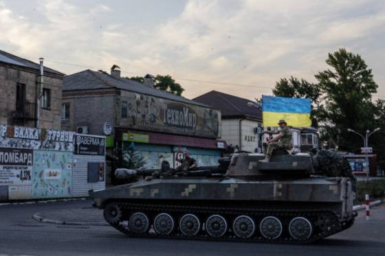 ukrajina chce dobyt stratene uzemia okupovane ruskom nasadi milion vojakov a ofenzivu posilnia aj zbrane zo zapadu