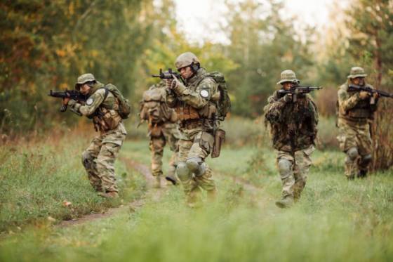 lotyssko zavadza brannu povinnost na vyber budu styri typy vojenskej sluzby