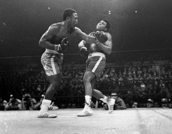 Majstrovský opasok legendy boxu Muhammada Aliho z roku 1974 vydražili za šesť miliónov eur