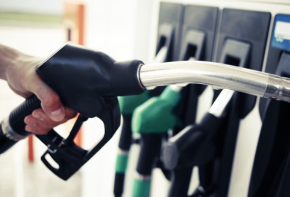ceny benzinu a nafty na pumpach by mohli este mierne klesnut slovaci vsak nemaju mat velke ocakavania