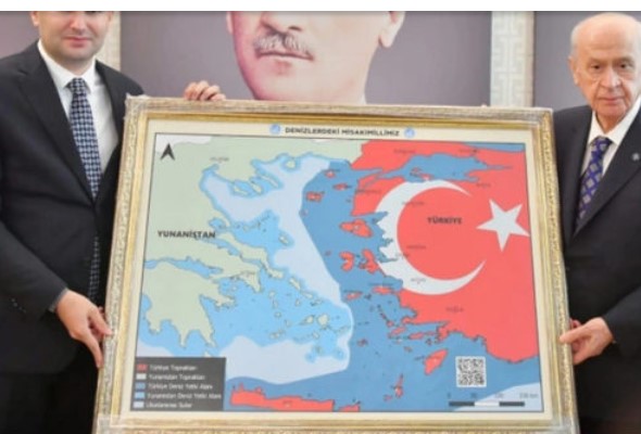 Erdoganov spojenec ukázal svetu „nové“ Turecko rozšírené o grécke ostrovy, Atény žiadajú okamžité vysvetlenie 